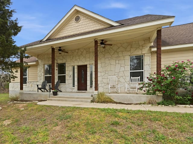 202 Cedar Hills Dr