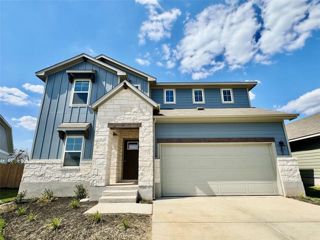 202 Coopers Hawk Crest