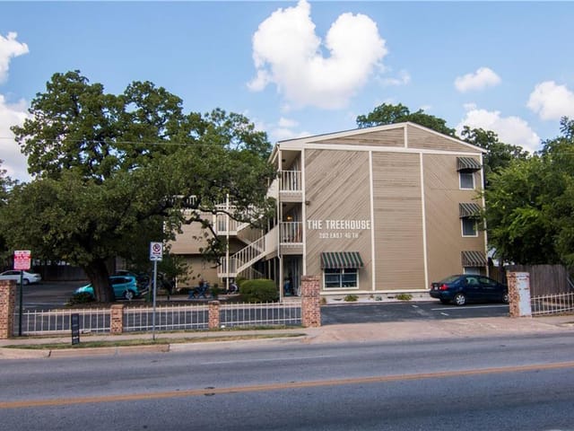 202 E 45th St Unit #203