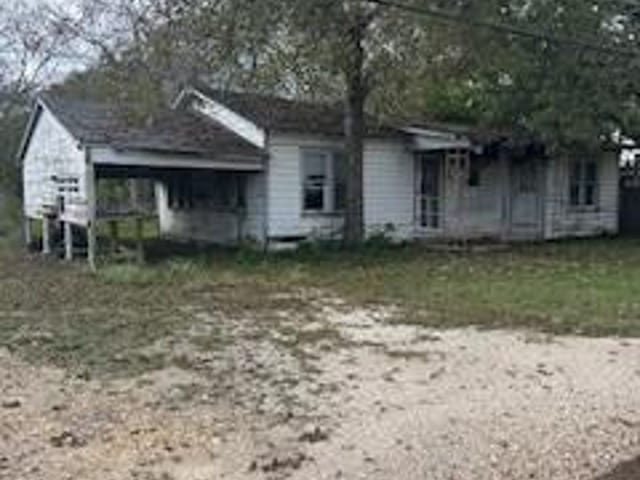 202 Mary St