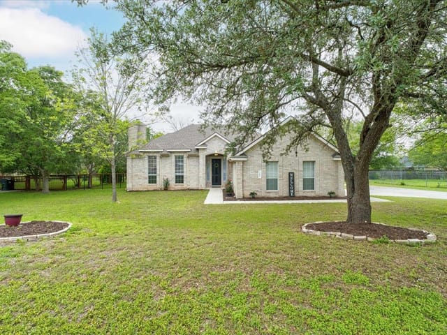202 Meadow Woods Dr