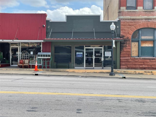 202 N Main ST