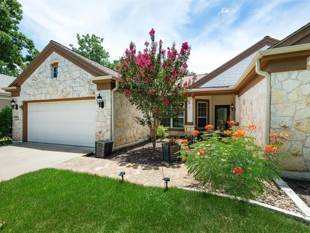 202 River Rock DR