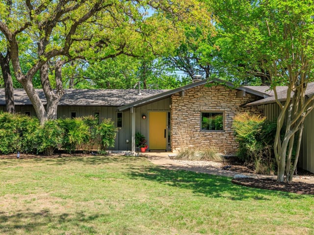 202 Tanglewood DR