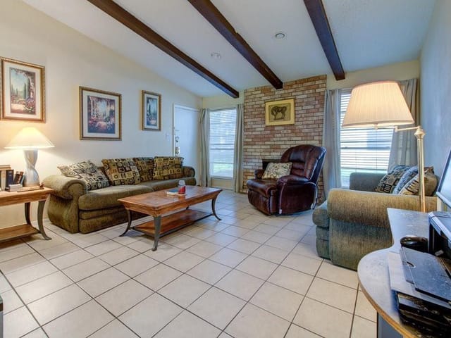 202 W William Cannon Dr