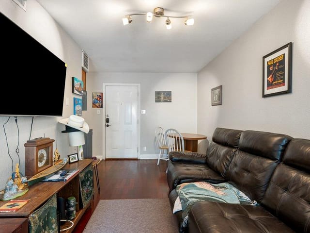 2020 S Congress Ave Unit #1122