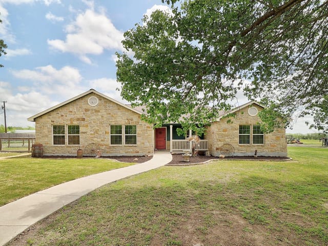 20217 Engelmann Ln