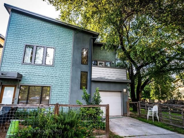 2024 E 2nd St Unit #B