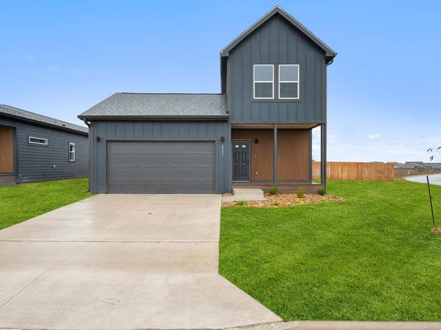2025 Applewood Dr