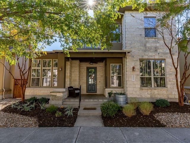 2025 Emma Long St