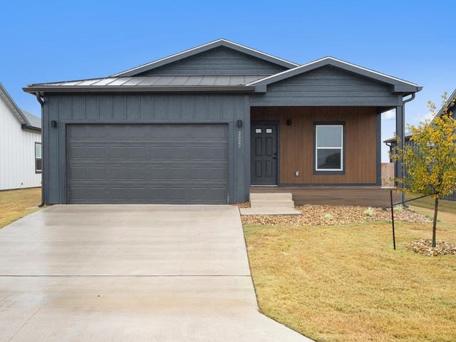 2027 Applewood Dr