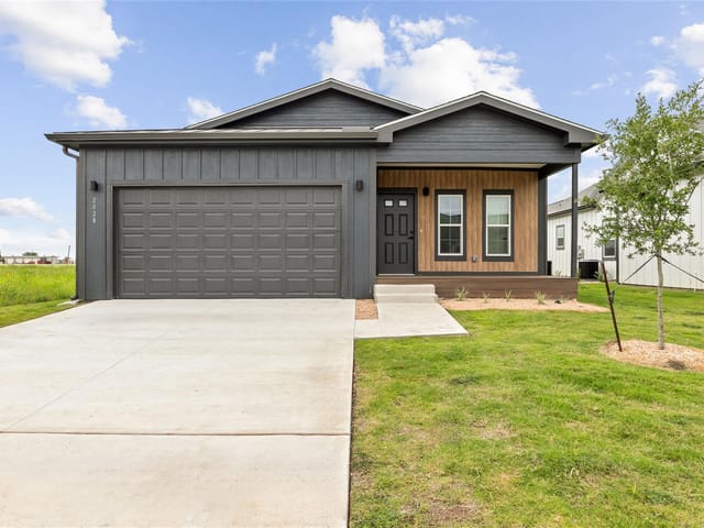 2028  Applewood Dr