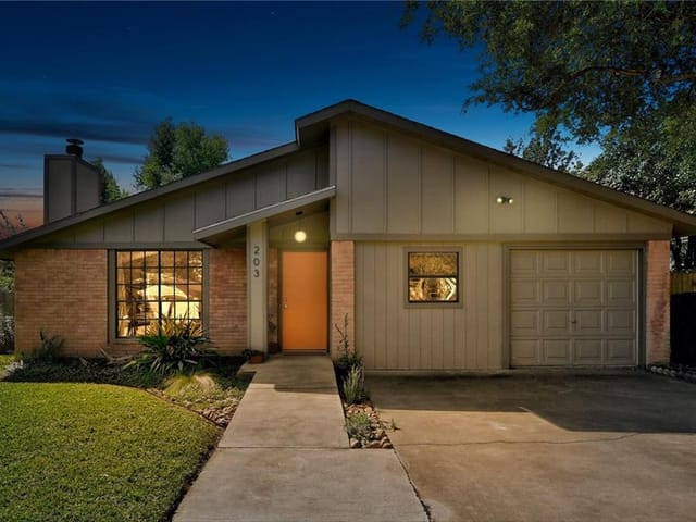203 Cloudview Dr