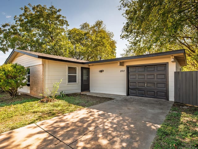 203 Cooper DR