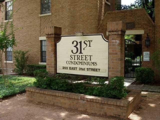 203 E 31st St Unit #203