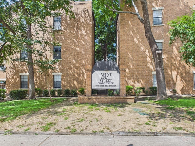 203 E 31st ST Unit #204