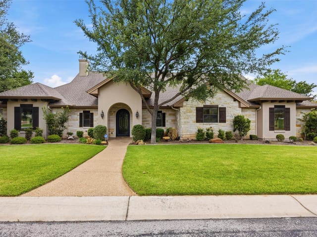 203 Pristine LN