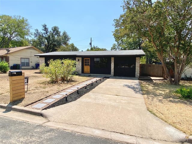 203 Sheffield Dr