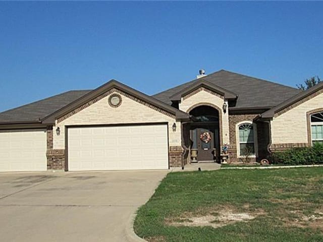 2031 Falling Leaf LN