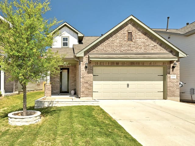 2033 Winston Way