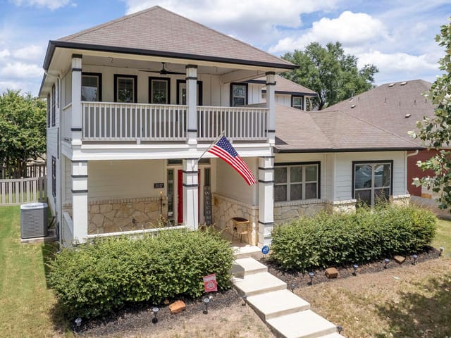 2037 Herzog BLVD