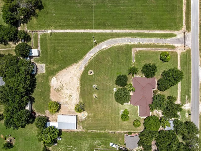 204 Christopher DR