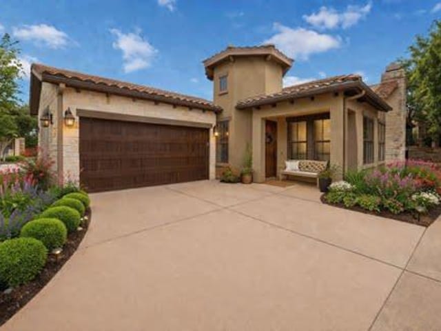 204 Delfino Cir