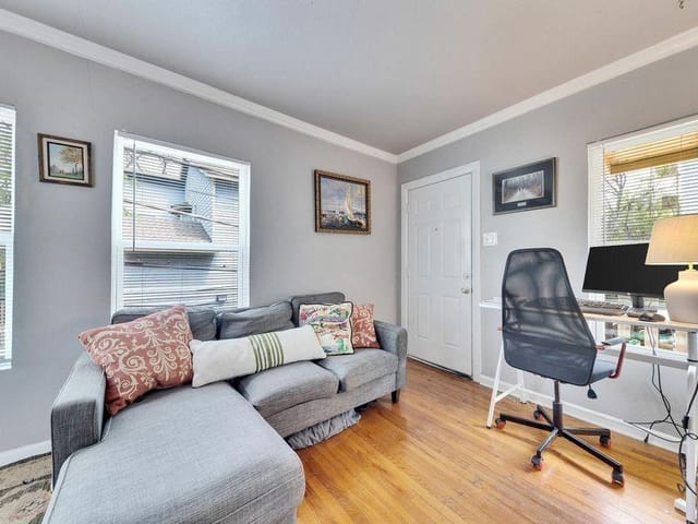 204 E 30th St Unit #203