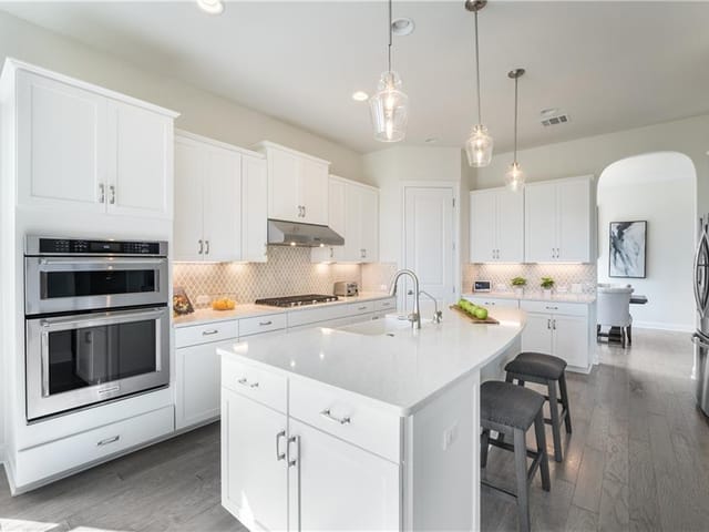 204 Honey Bee Ln