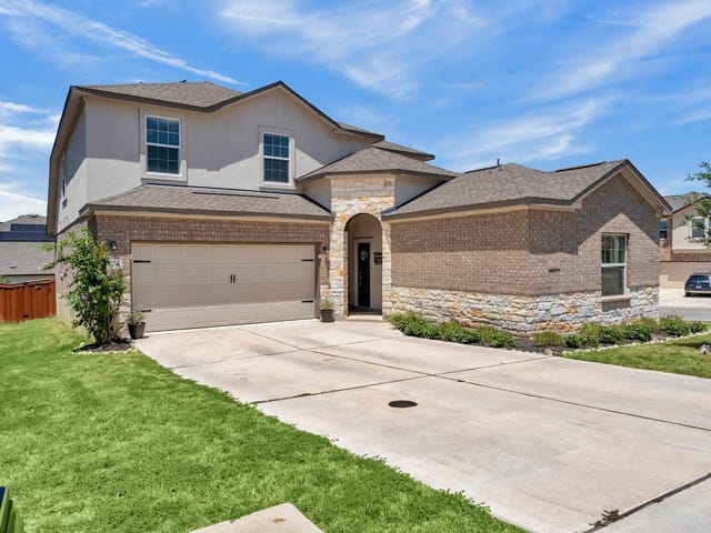 204 Lone Cedar RD
