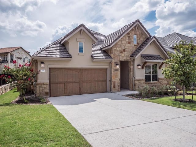 204 Maxwell WAY