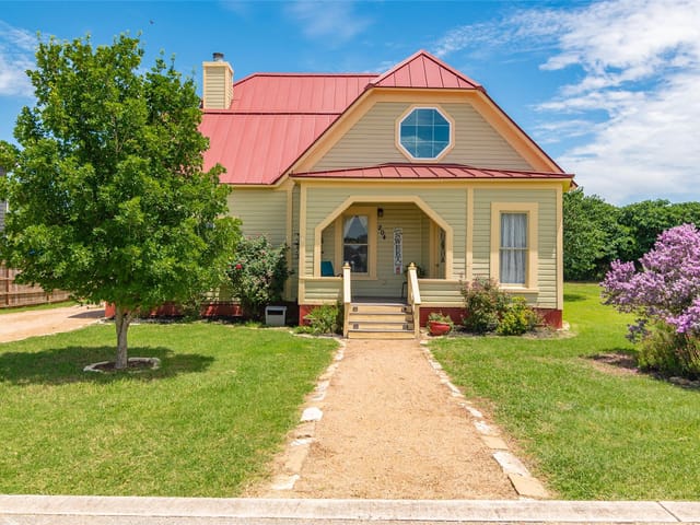 204 Prim Rose ST