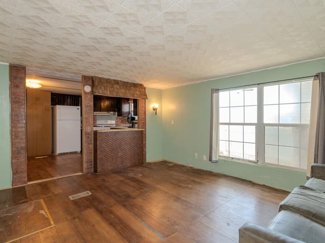 204 Regina DR