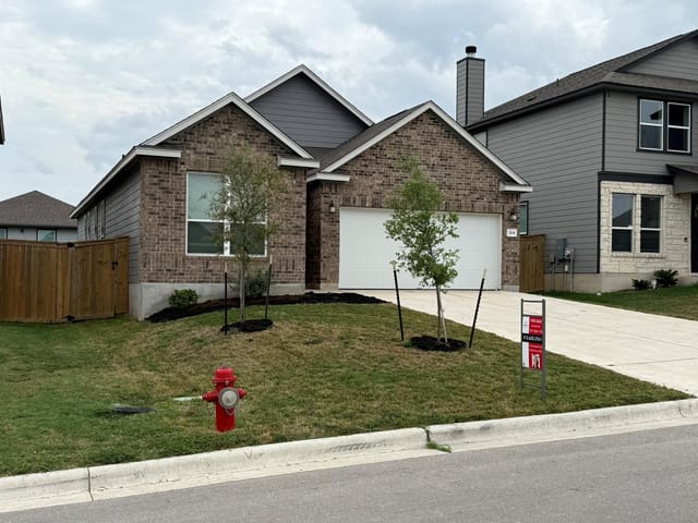 204 Robert Hightower DR