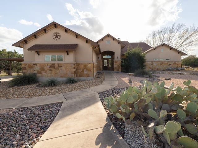 204 Skyline Rd