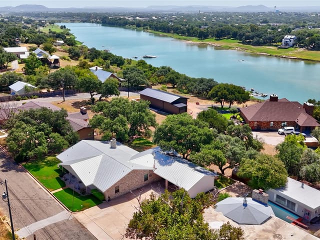 204 Sunset DR