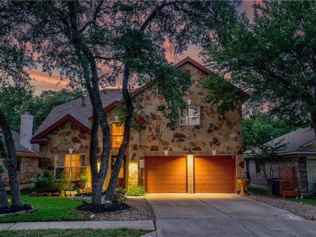 2044 Desco Dr