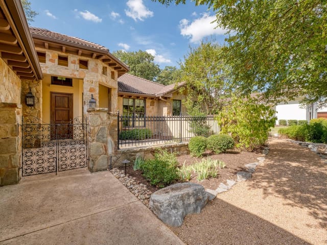 205 Flint Ridge Trl
