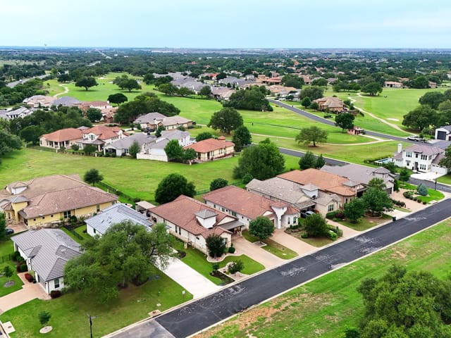 205 Indigo LN