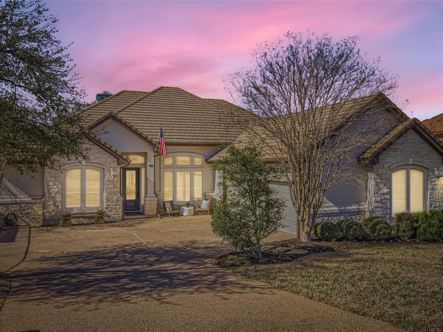205 Jack Nicklaus DR