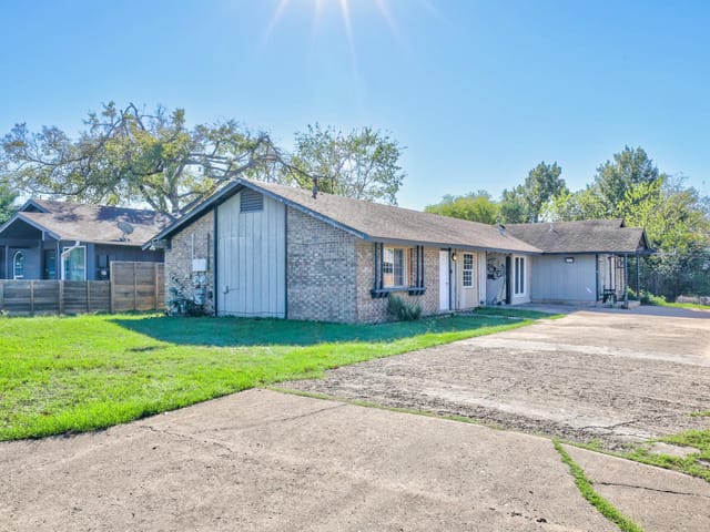 205 Liverpool DR