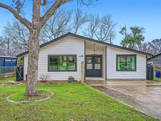 205 Rowland DR