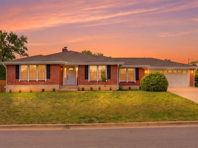 205 Sunshine Dr