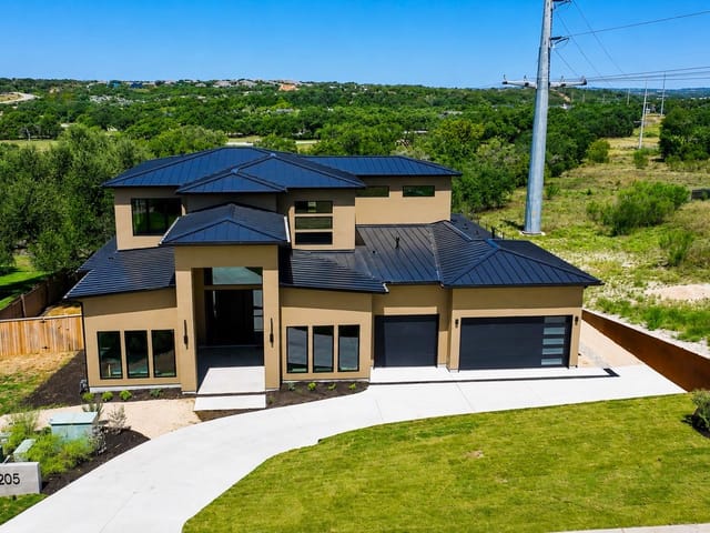 205 Waters View CT