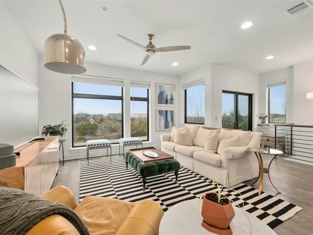 2050  Lohmans Spur Rd Unit #101