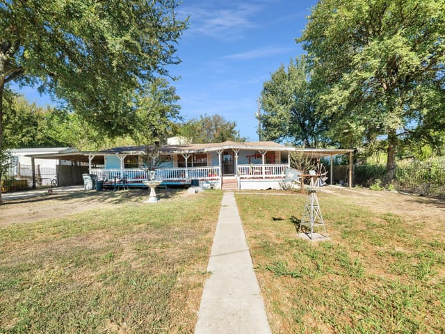 206 Circle DR