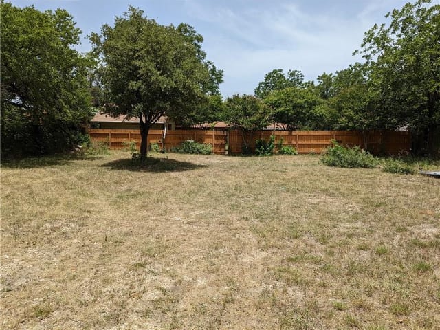206 E Wonsley Dr
