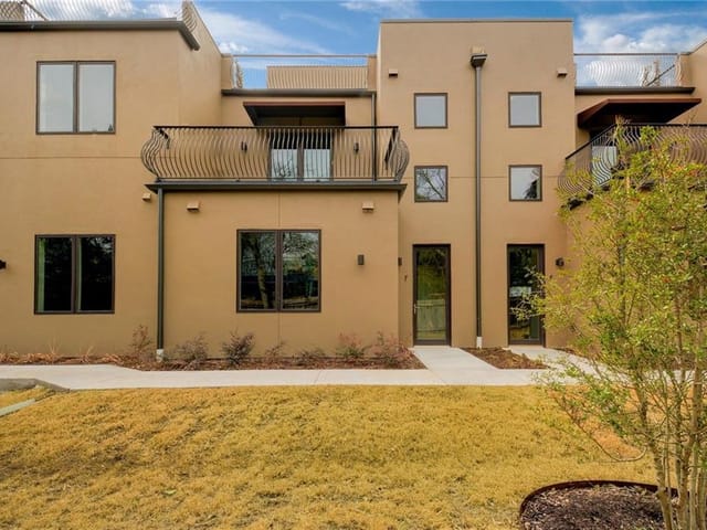 206 East Live Oak St Unit #F