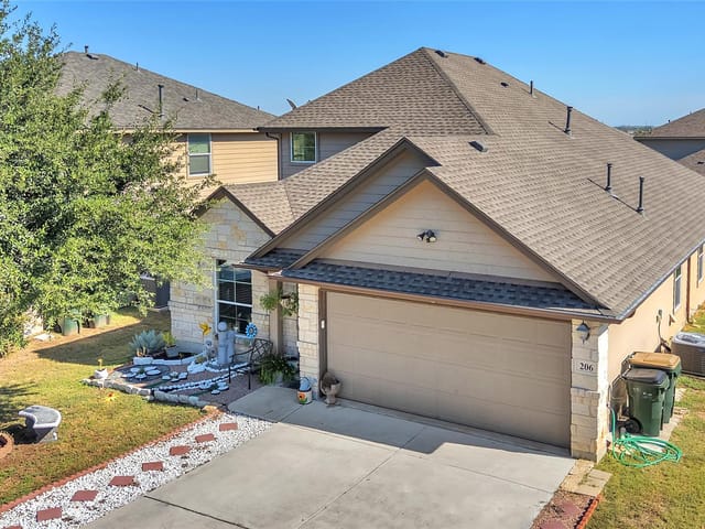 206 Linden Ln