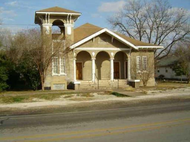 206 N Main ST